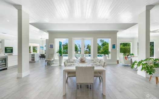 CHIARO DI LUNA, A LUXURY OCEAN FRONT ESTATE IN VISTA DEL MAR
