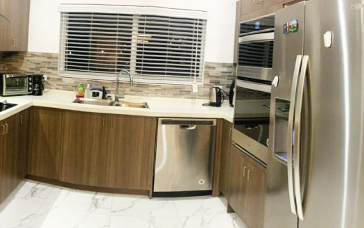 ROYAL PINES MODERN 3BEDS/3BATHS – UPGRADED