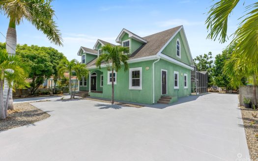 5BR SINGLE FAMILY HOME WITH DUPLEX