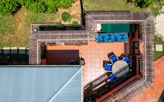 WEST BAY HOME WITH APARTMENT AND POOL