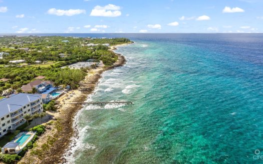 WESTVIEW – PRIME OCEANFRONT 3-BEDROOM RESIDENCE