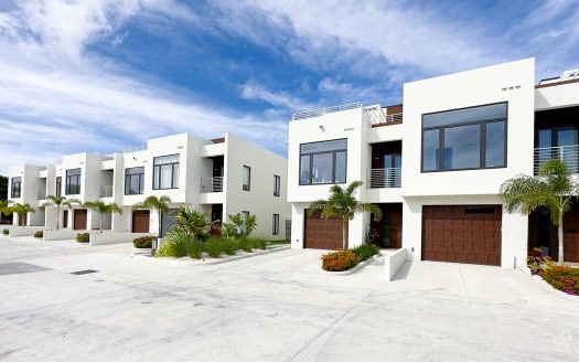 SALT AIR TOWNHOUSE WEST BAY