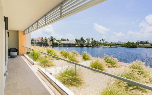 ONE CANAL POINT 512 WITH 30FT BOAT DOCK