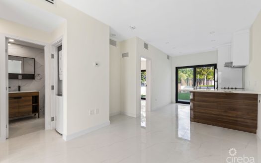 ARZA WEST BAY H3. 1-BED, PRIVATE PATIO WITH POOL VIEW / ACCESS