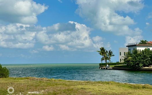 HARBOUR REACH CANAL FRONT