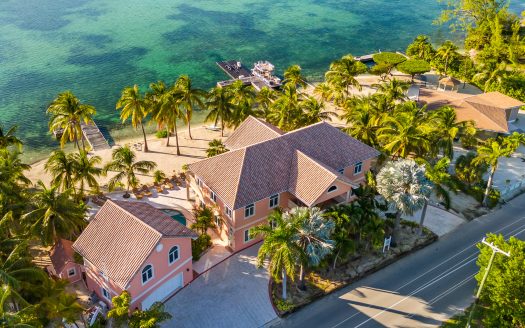 PIECES OF EIGHT, RUM POINT ESTATE