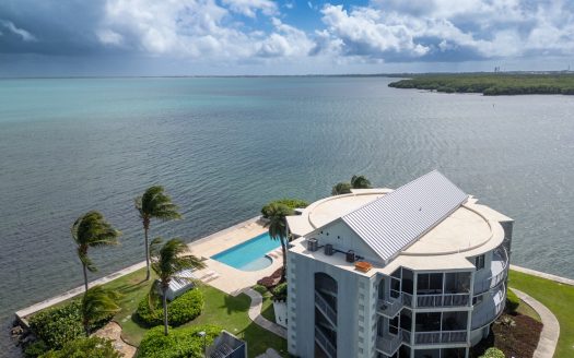 TURTLE COVE OCEANFRONT 3 BED WITH OUTSTANDING VIEW