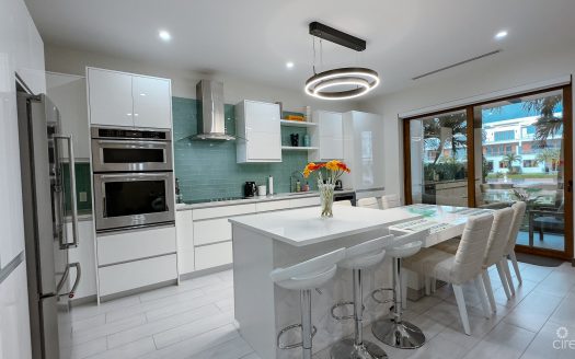 ARVIA WATERFRONT CONDO 2 BED PLUS DEN
