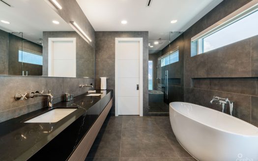 AQUA – BEACHFRONT RESIDENCE #8, SEVEN MILE BEACH