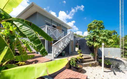CARIBBEAN DREAM RETREAT WITH AWE-INSPIRING OCEAN VIEWS