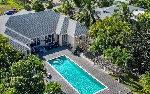 4,465 SF CANAL FRONT DUPLEX WITH POOL  –  188 ABBEY WAY