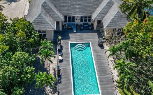 4 BEDROOM  CANAL FRONT DUPLEX WITH POOL – 188 ABBEY WAY UNIT 1