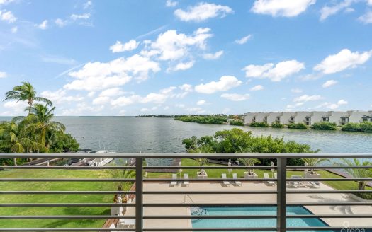 OCEAN CREST |  4 – BED OCEANFRONT + GARAGE / DOCK