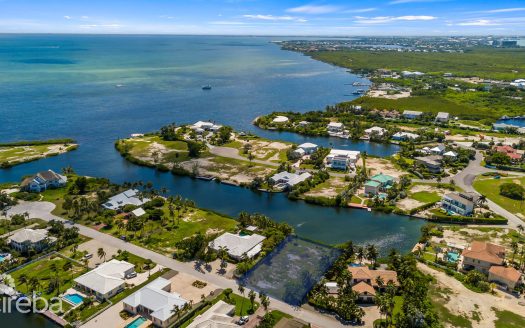 THE SHORES- PLANS APPROVED. GEOTECH DONE. LET THE ISLAND LIVING BEGIN!