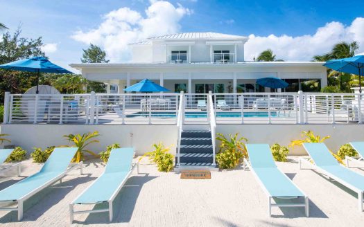 CARIB SUN – EXQUISITE WATERFRONT ESTATE W /GUESTHOUSE IN CAYMAN KAI