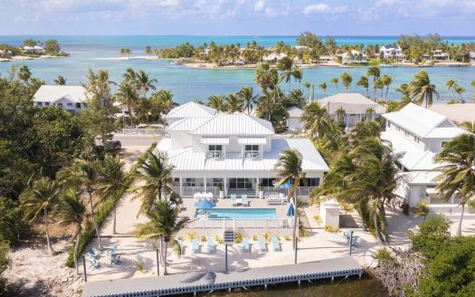 CARIB SUN – EXQUISITE WATERFRONT ESTATE W /GUESTHOUSE IN CAYMAN KAI