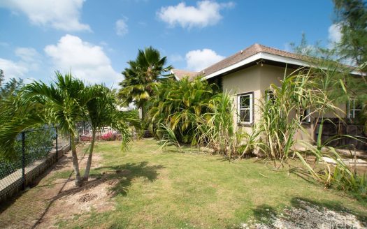 CANAL FRONT – FAMILY HOME SAVANNAH