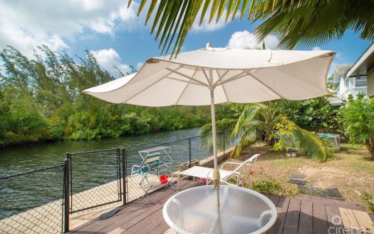 CANAL FRONT – FAMILY HOME SAVANNAH