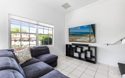 MAHOGANY LANE 5, WEST BAY APARTMENT