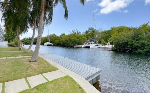 COASTAL ESCAPE WATERFRONT TOWNHOUSE