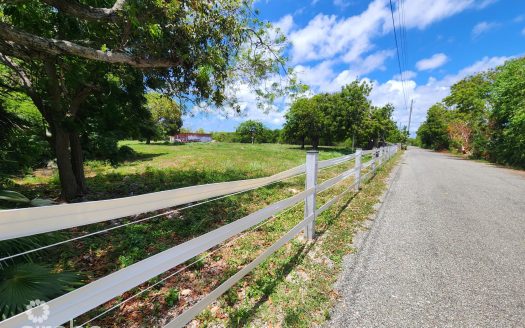 SUNNYFIELD DRIVE – 3 AWESOME ACRES!