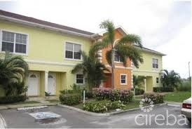 SCHOLARS RETREAT 3-BED END UNIT