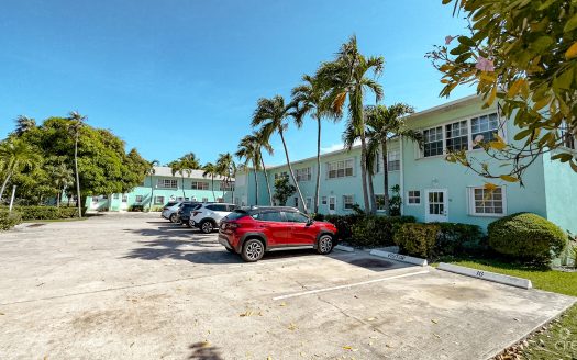 TROPIC BREEZE TOWNHOUSE