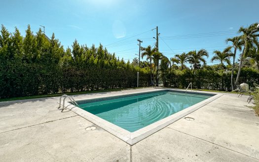 TROPIC BREEZE TOWNHOUSE