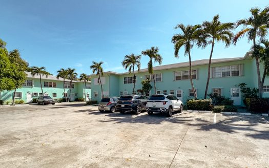 TROPIC BREEZE TOWNHOUSE