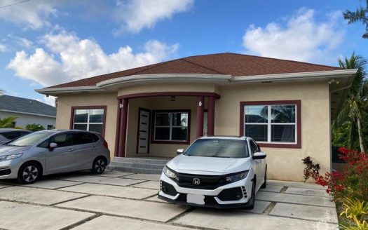 42 EIFFEL DR. – 3 BED HOUSE IN BREAKERS