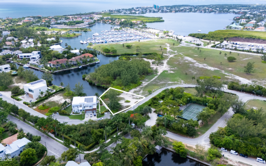 YACHT CLUB CANAL FRONT PARCEL