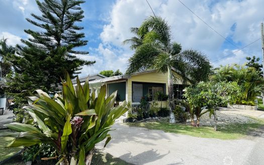 3 BEDROOM HOUSE WITH THREE ADDITIONAL FLATLETS IN GEORGE TOWN