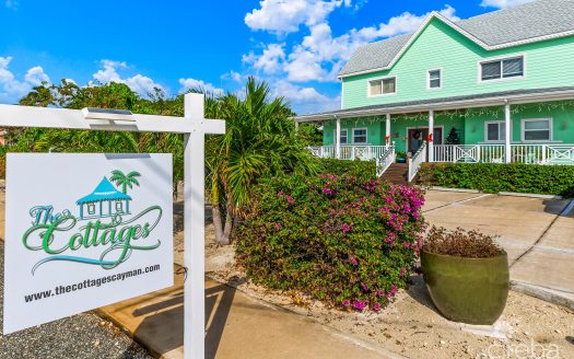 THE COTTAGES IN EAST END BED AND BREAKFAST