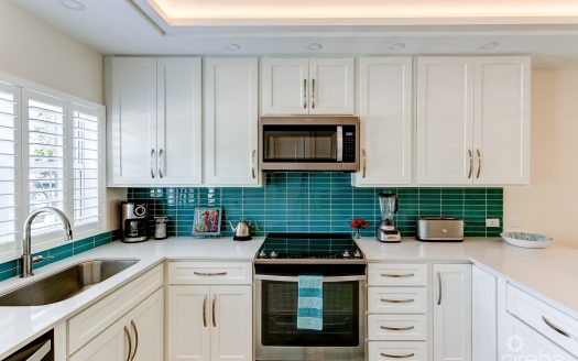 SOUTH PALMS FULLY RENOVATED 2 BED