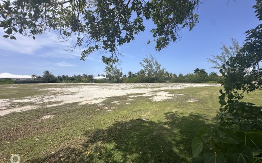 THE SHORES CANAL FRONT 0.4459ACRES – PRIME LOCATION
