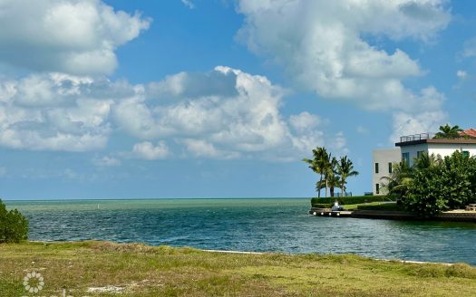 HARBOUR REACH CANAL FRONT