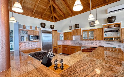 LITTLE CAYMAN BEACHFRONT HOME WITH POOL