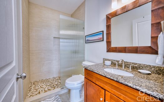 OCEANFRONT CORNER UNIT- HARBOUR POINT VILLA #5