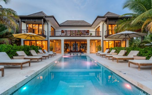 KEMPA KAI, BEACHFRONT HOME