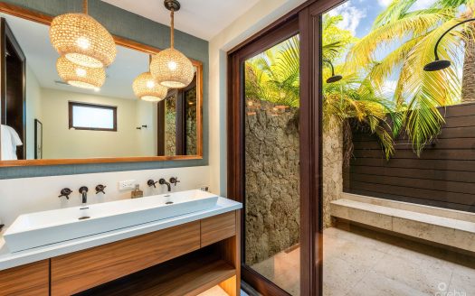 KEMPA KAI, BEACHFRONT ESTATE WITH 0.66 ACRE PARCEL