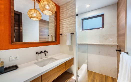 KEMPA KAI, BEACHFRONT HOME