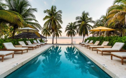 KEMPA KAI, BEACHFRONT HOME