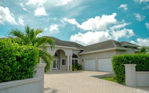4 BEDROOM BEAUTIFUL FAMILY HOME IN SAVANNAH