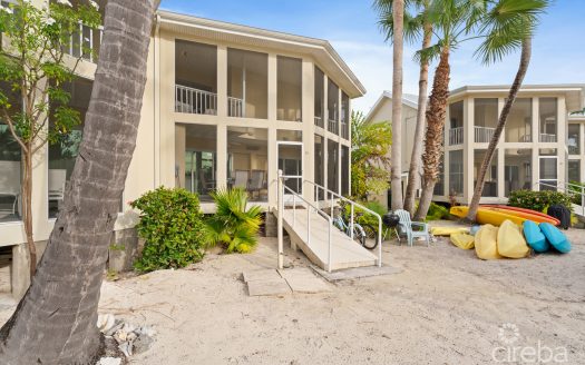 ISLAND HOUSE 15, RUM POINT BEACHFRONT TOWNHOME