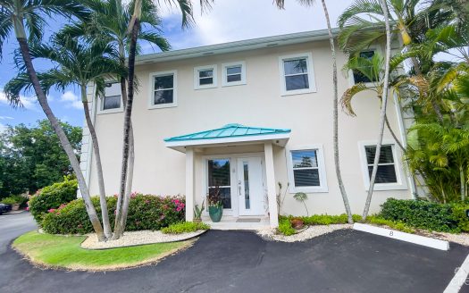 2 BED SOUTH SOUND TOWNHOME  GRAND PALMS