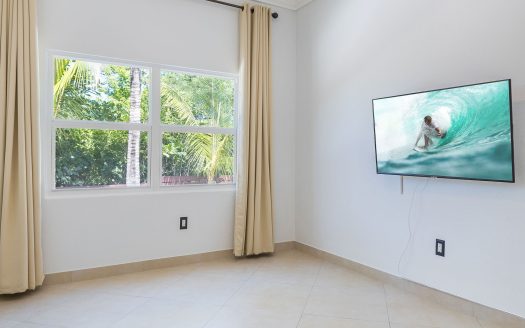 A CONTEMPORARY ISLAND ESCAPE ON RUM POINT DRIVE