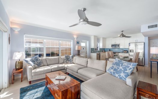 MAHOGANY POINT VILLAS 3, BEACH FRONT TOWNHOME