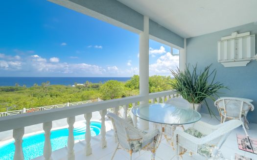 CARIBBEAN DREAM RETREAT WITH AWE-INSPIRING OCEAN VIEWS