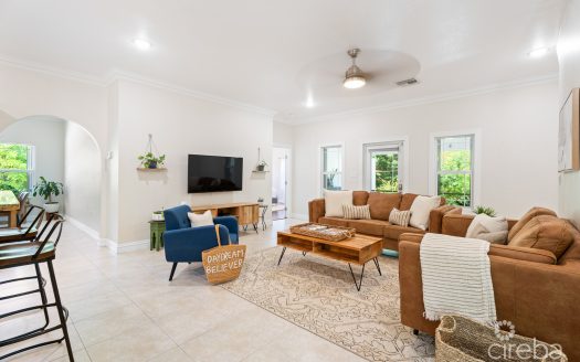 ORCHID HEIGHTS 32, MIDSUMMER DRIVE HOME