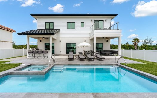 AUBURN BAY 3, CANAL FRONT HOME